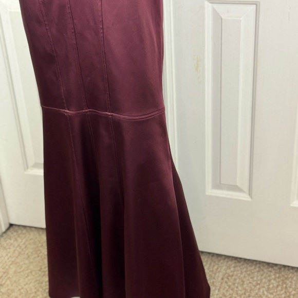David Meister Purple Sleeveless Square Neck Gown. C38 - Picture 7 of 16